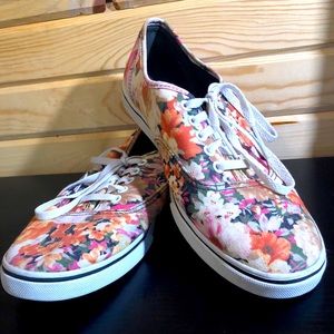 Vans Old Skool Skateboard Classic Pink White Floral Sneakers Women 9 or Men 7.5